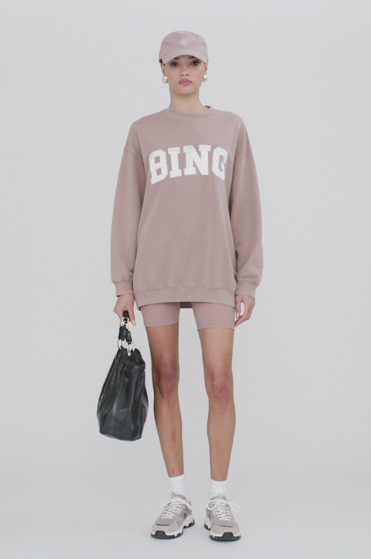 ANINE BING Tyler Sweatshirt Satin Bing - Washed Iron - On Model Video